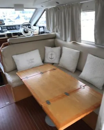 Botel Place Au Soleil *